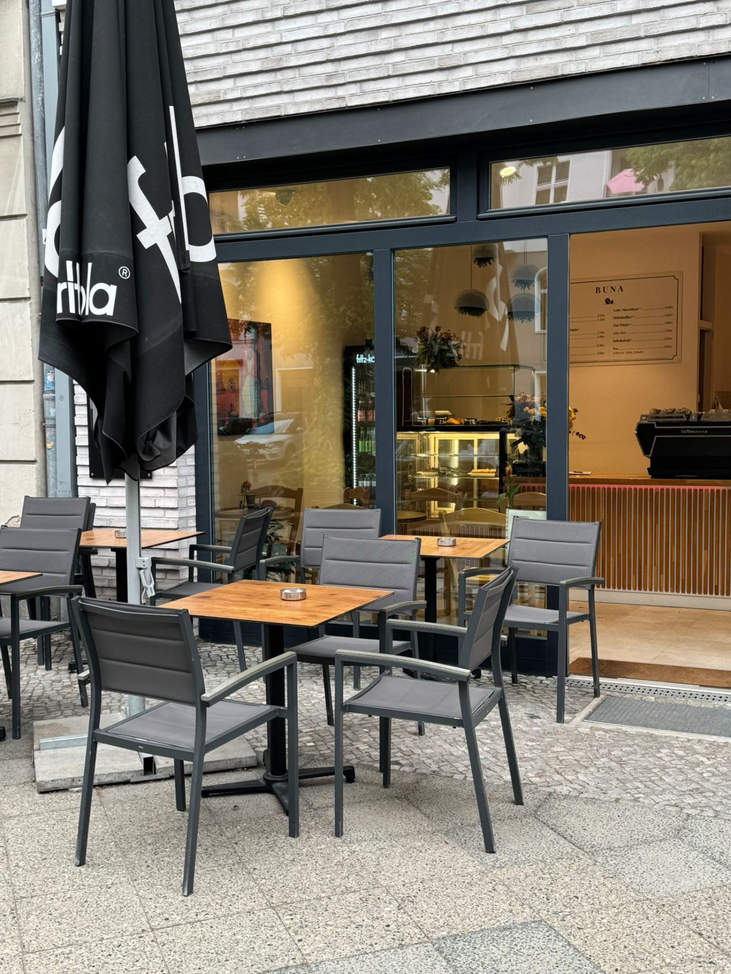 Terrasse vor dem Café